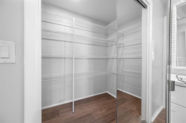 1932 ORO COURT, Clearwater, FL 33764