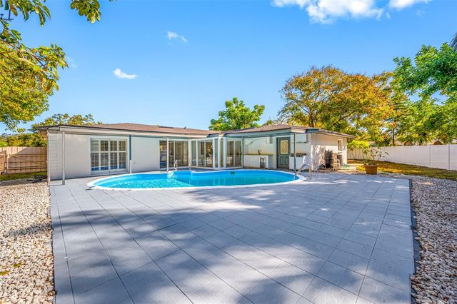 1932 ORO COURT, Clearwater, FL 33764