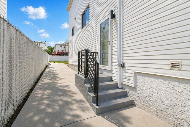 55 Beard Street, Staten Island, NY 10314