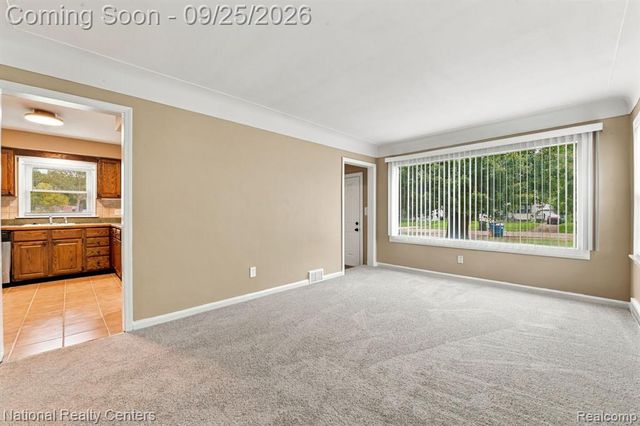 13957 Berwyn, Redford, MI 48239