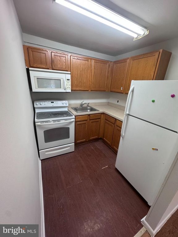 100 E GLENOLDEN AVE #B-11, GLENOLDEN, PA 19036 — photo 5