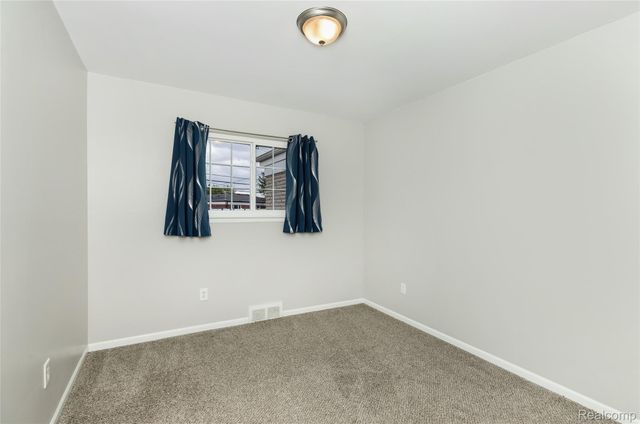 33286 Linsdale Court, Sterling Heights, MI 48310