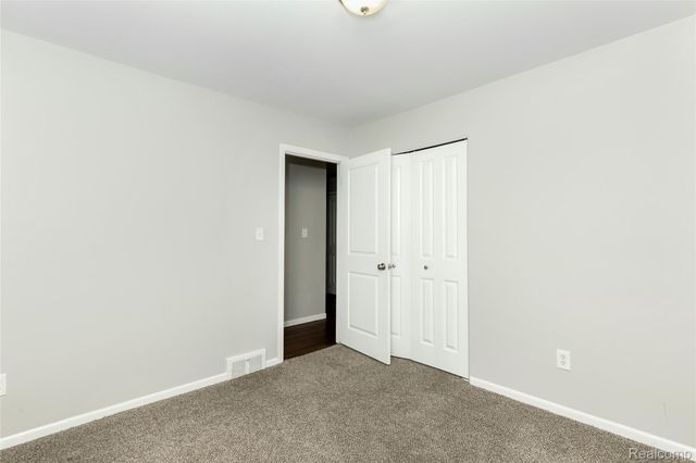 33286 Linsdale Court, Sterling Heights, MI 48310