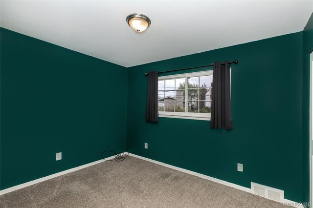 33286 Linsdale Court, Sterling Heights, MI 48310