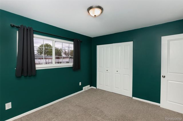 33286 Linsdale Court, Sterling Heights, MI 48310