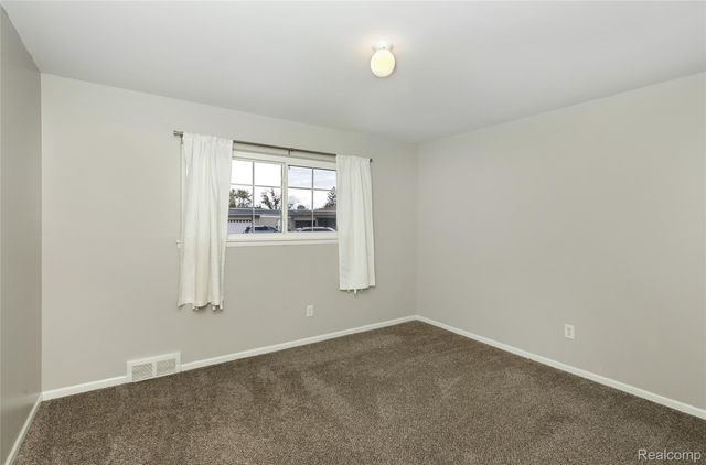 33286 Linsdale Court, Sterling Heights, MI 48310