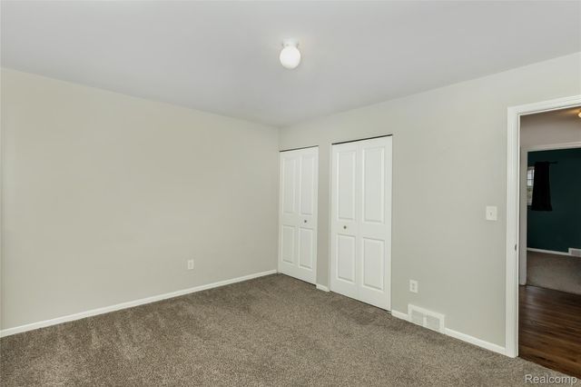 33286 Linsdale Court, Sterling Heights, MI 48310