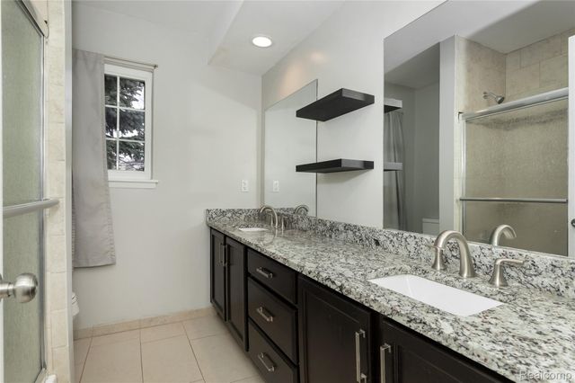 33286 Linsdale Court, Sterling Heights, MI 48310