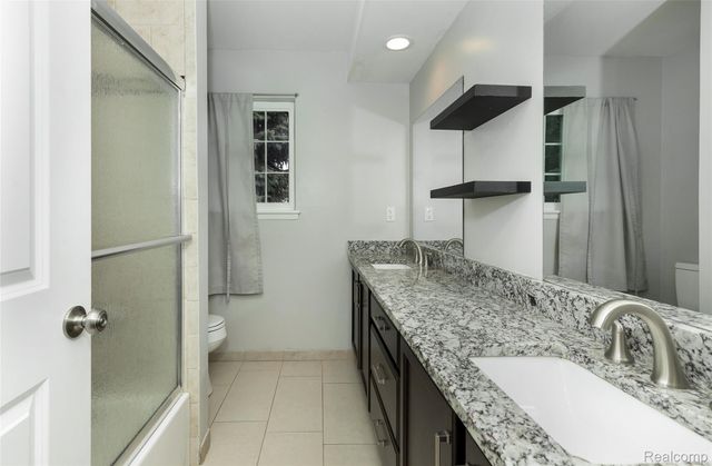 33286 Linsdale Court, Sterling Heights, MI 48310