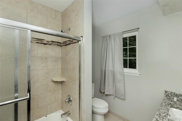 33286 Linsdale Court, Sterling Heights, MI 48310