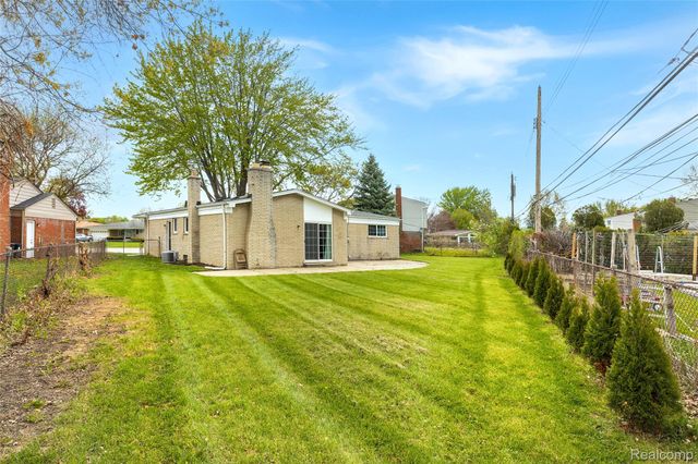 33286 Linsdale Court, Sterling Heights, MI 48310