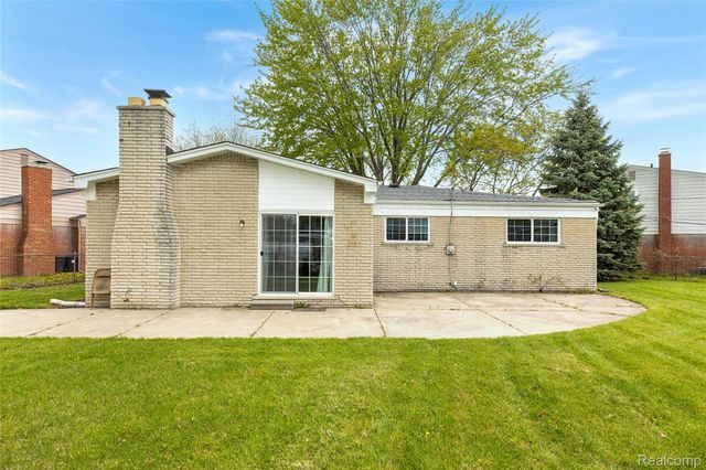33286 Linsdale Court, Sterling Heights, MI 48310