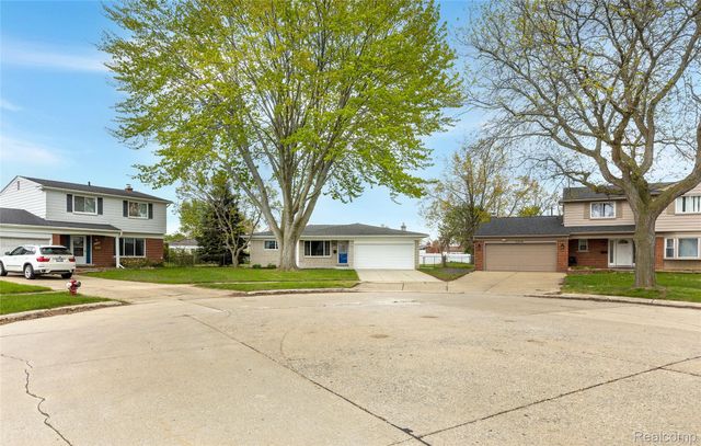 33286 Linsdale Court, Sterling Heights, MI 48310