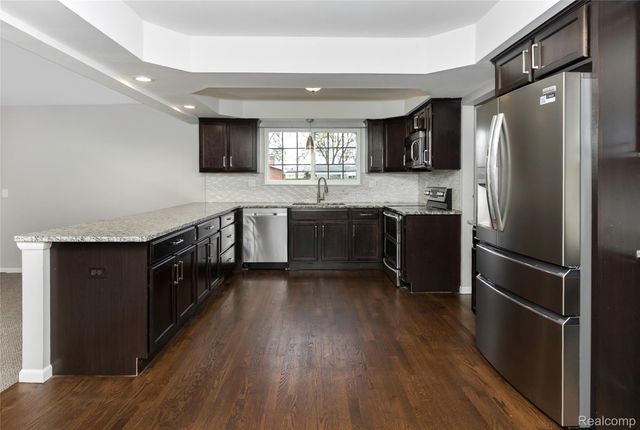 33286 Linsdale Court, Sterling Heights, MI 48310