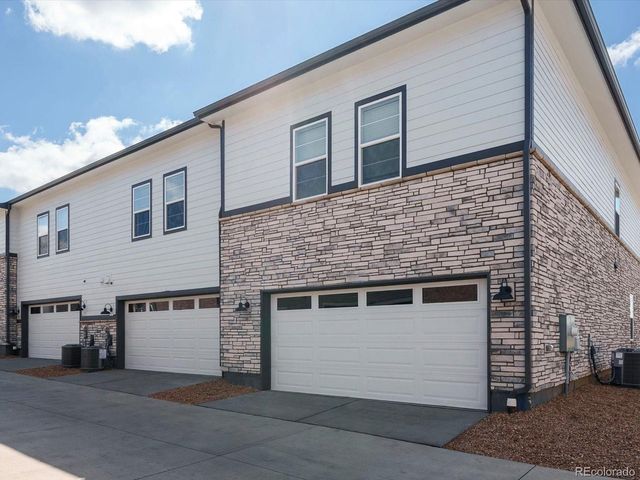21266 E 65th Dr, Aurora, CO 80019