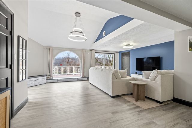 856 Cleveland Ave, Brackenridge, PA 15014