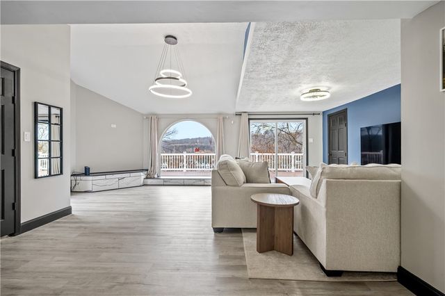 856 Cleveland Ave, Brackenridge, PA 15014