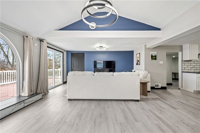 856 Cleveland Ave, Brackenridge, PA 15014