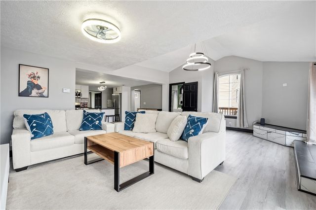 856 Cleveland Ave, Brackenridge, PA 15014