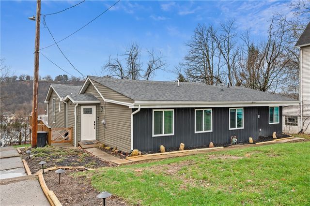 856 Cleveland Ave, Brackenridge, PA 15014