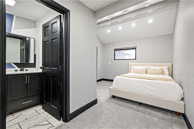 856 Cleveland Ave, Brackenridge, PA 15014