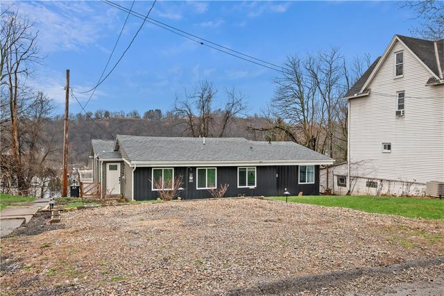 856 Cleveland Ave, Brackenridge, PA 15014