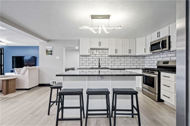 856 Cleveland Ave, Brackenridge, PA 15014