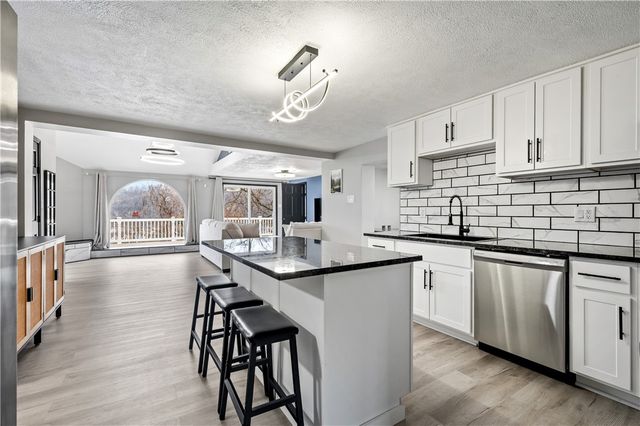 856 Cleveland Ave, Brackenridge, PA 15014