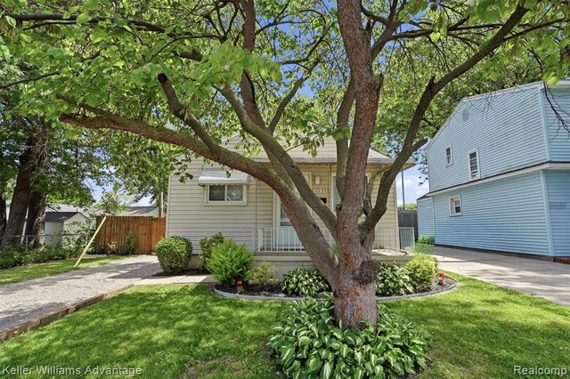 8235 Cornell Street, Taylor, MI 48180