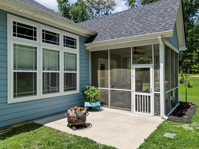 130 Cane Creek Way, Campobello, SC 29322