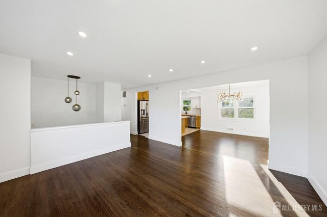 684 West Avenue, Sewaren, NJ 07077