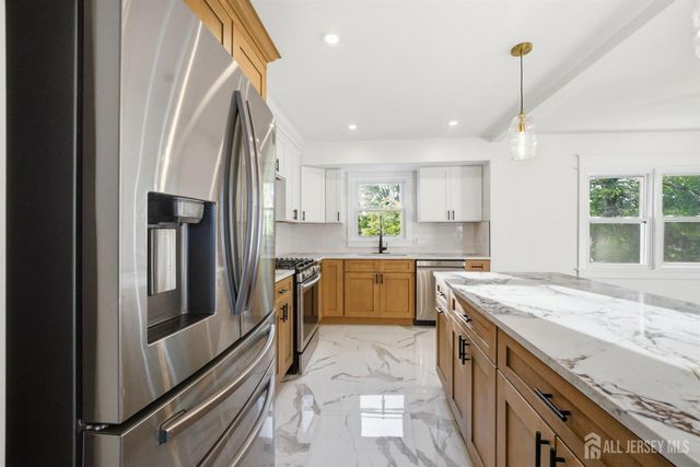 684 West Avenue, Sewaren, NJ 07077