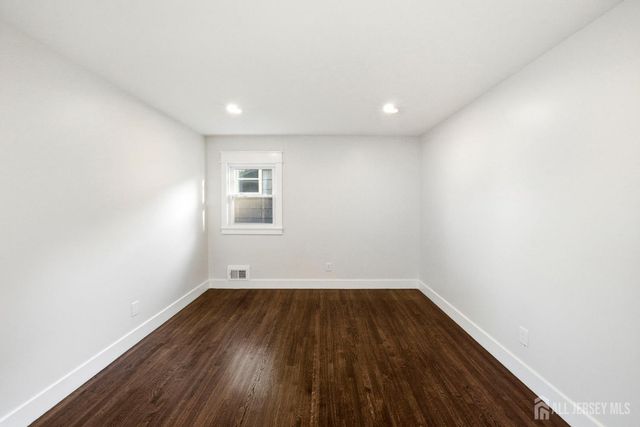 684 West Avenue, Sewaren, NJ 07077