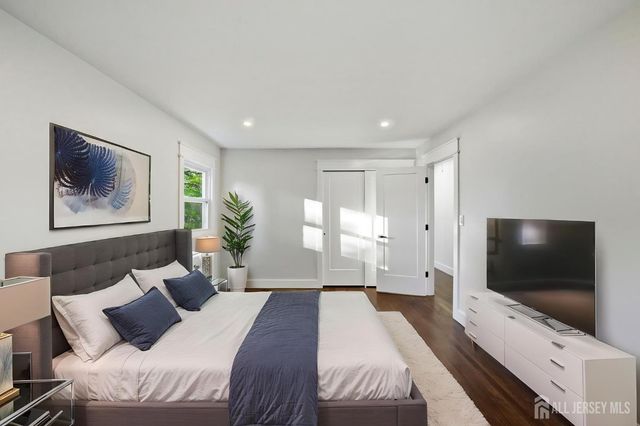 684 West Avenue, Sewaren, NJ 07077