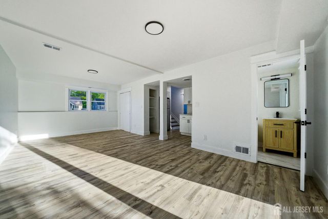 684 West Avenue, Sewaren, NJ 07077