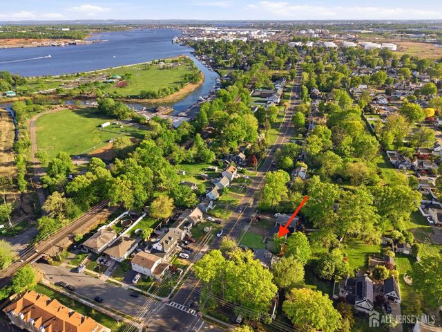 684 West Avenue, Sewaren, NJ 07077