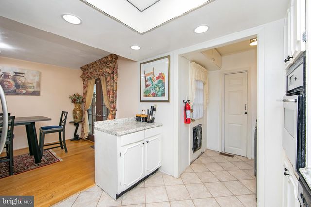 40 RITTENHOUSE DR, Willingboro, NJ 08046