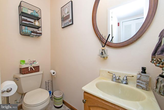 40 RITTENHOUSE DR, Willingboro, NJ 08046