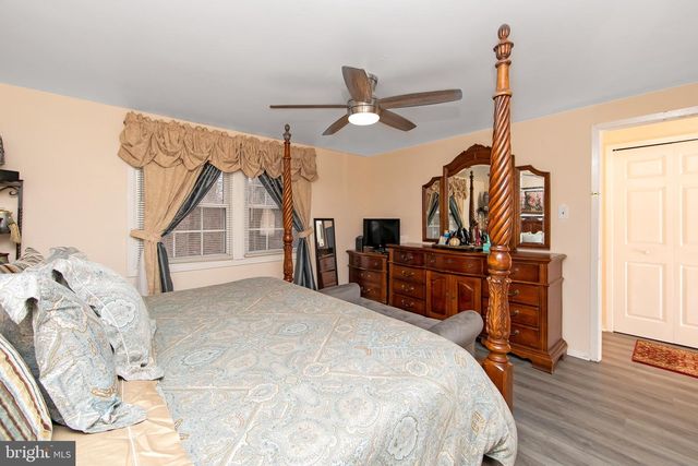 40 RITTENHOUSE DR, Willingboro, NJ 08046