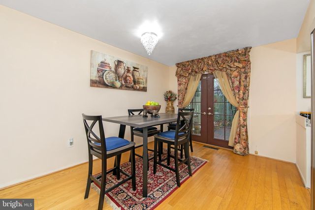 40 RITTENHOUSE DR, Willingboro, NJ 08046