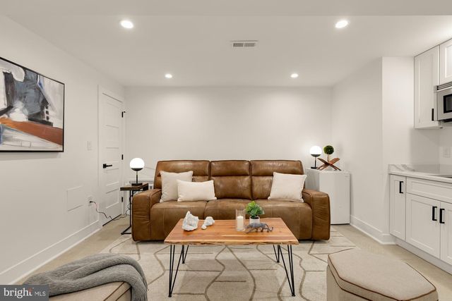 1341 TAYLOR ST NW, Washington, DC 20011