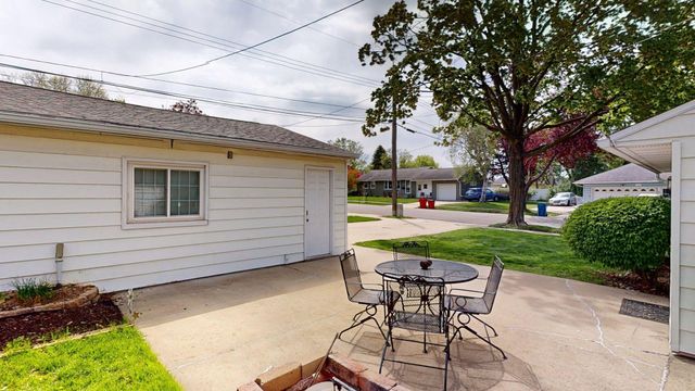 1002 13th Avenue NW, Rochester, MN 55901