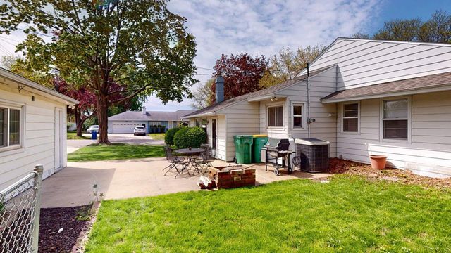 1002 13th Avenue NW, Rochester, MN 55901
