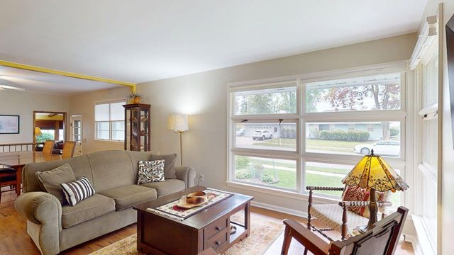 1002 13th Avenue NW, Rochester, MN 55901