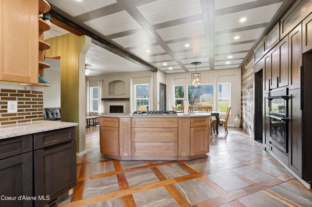 12439 N Ninebark Rd, Hauser, ID 83854