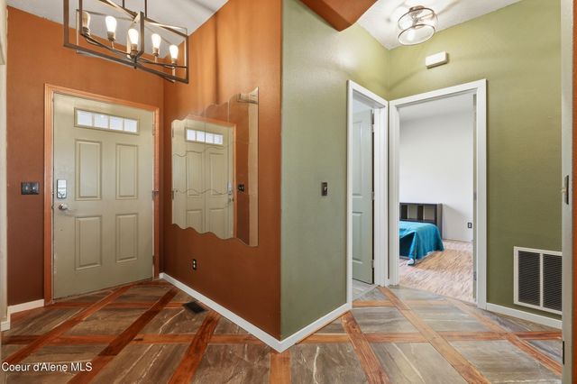 12439 N Ninebark Rd, Hauser, ID 83854