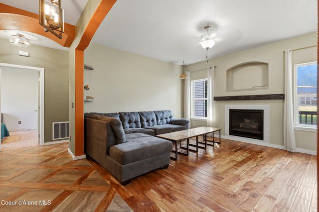 12439 N Ninebark Rd, Hauser, ID 83854