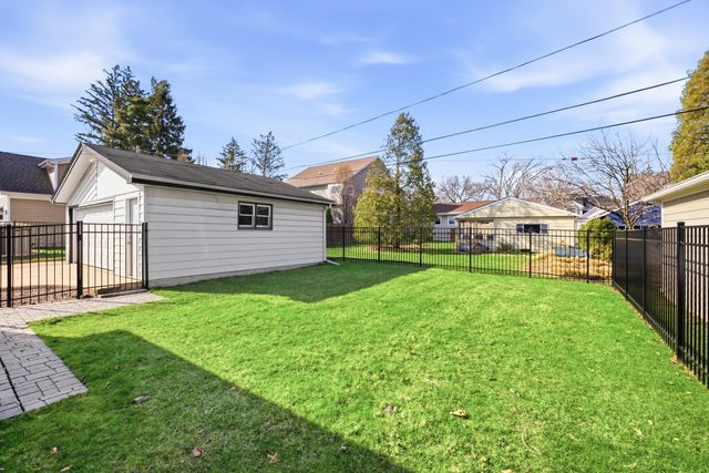 420 Grant Street, Downers Grove, IL 60515