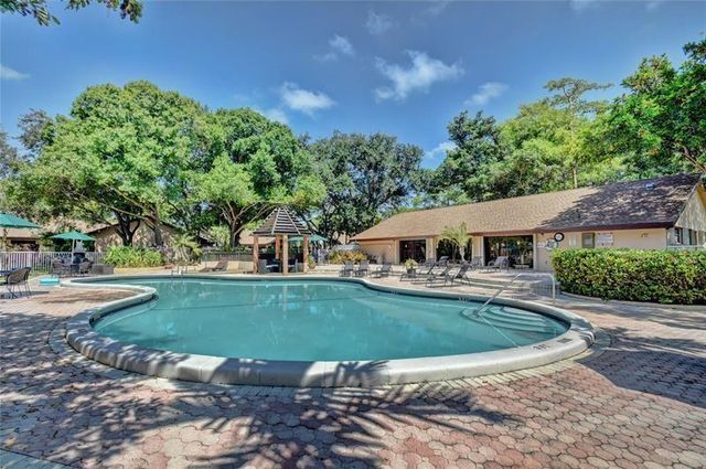 3068 S Oakland Forest Dr 803, Oakland Park, FL 33309