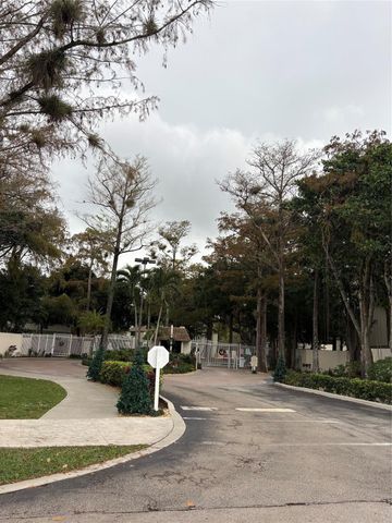 3068 S Oakland Forest Dr 803, Oakland Park, FL 33309